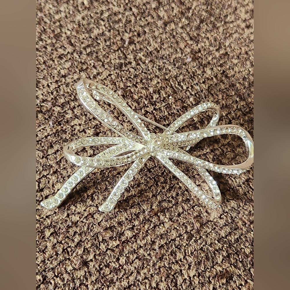 Anne Klein Bow Brooch Pin Silver NWOT